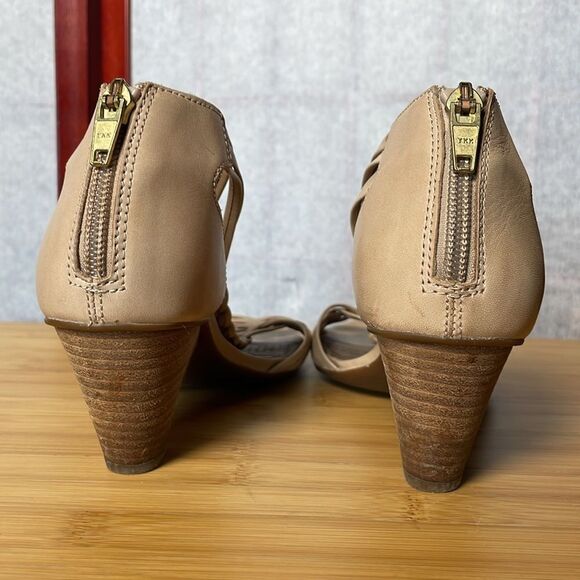 Clarks Artisan Women’s Ranae Monique Nude Leather T-Strap Sandals (Size: 7) - Picture 12 of 16